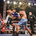 Prajurit TNI AU Ongen Saknosiwi kalahkan Marco Demecillo. (Foto: Mahkota Boxing Series)
