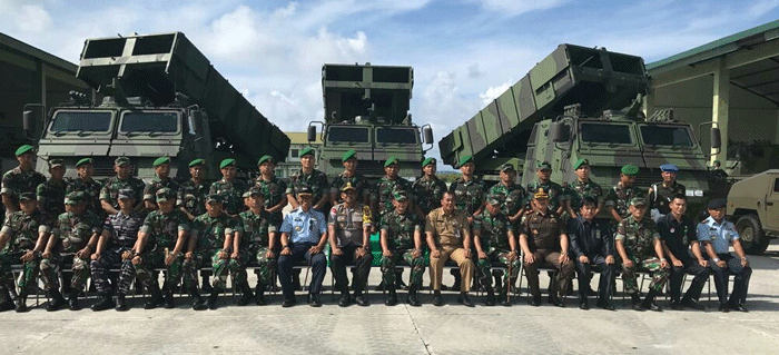 Panglima Komando Daerah Militer (Pangdam) 1/ Bukit Barisan, Mayjen TNI MS Fadhilah meresmikan penempatan alat utama sistem pertahanan (Alutsista) berupa 14 unit Astros II MK 6 yang diperkuatkan di Baterai Armed Batalyon Komposit 1/Gardapati, Teluk Buton, Natuna, Senin (18/11).