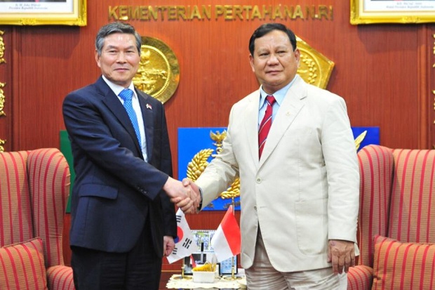 Menteri Pertahanan (Menhan) Prabowo Subianto menerima kunjungan kehormatan Menteri Pertahanan Republik Korea Jenderal (Pur) H. E. Jeong Kyeongdoo di Kantor Kemhan, Jakarta Pusat. FotoDok. Humas Setjen Kemhan