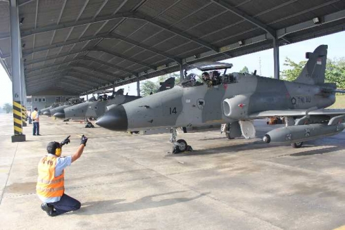 Jet Tempur jenis Hawk pembawa Rudal Maverick saat akan diberangkatkan dari Skadron Udara 12 Lanud Roesmin Nurjadin Pekanbaru