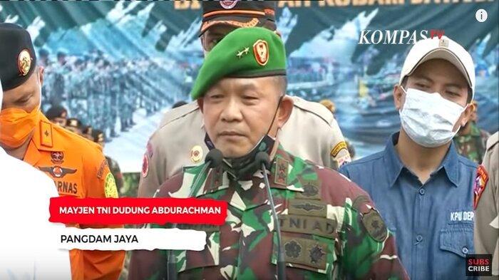 Profil Pangdam Jaya, Mayjen TNI Dudung Abdurachman. Orang yang memerintahkan penurunan baliho Imam Besar FPI, Habib Rizieq Shihab.