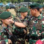 Komandan PPRC TNI Mayjen Tri Yuniarto mengecek pasukan/Foto: Luthfiana Awaluddin