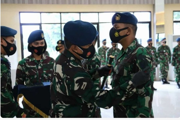 Prajurit TNI AU Dapat Kenaikan Pangkat Luar Biasa