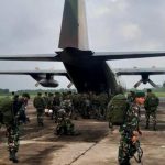 Yonif Para Raider 501/Bajra Yudha bertugas di Intan Jaya menggantikan Yonif Raider 400/BR yang berakhir masa tugasnya. Mereka diterbangkan menggunakan 4 pesawat TNI AU (dok Puspen TNI)