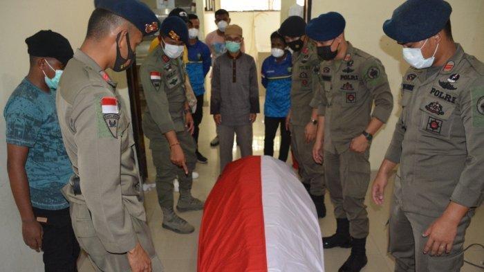 Jenazah Bharatu Anumerta Muhammad Kurniadi Sutio, korban tewas saat kontak tembak dengan KKB di Pegunungan Bintang, Provinsi Papua akan diterbangkan ke kampung halamannya, Minggu (26/9/2021).