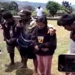 Tangkapan layar video kesaksian tenaga medis yang diserang KKB OPM pimpinan Lamek Taplo di Distrik Kiwirok, Kabupaten Pegunungan Bintang, Papua, pada Senin (13/9/2021) lalu. Foto/Ist.