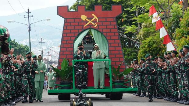 Pangkostrad Letjen TNI Dudung Abdurachman tiba di Batalyon Zipur 9 Kostrad, Ujungberung, Bandung, Jawa Barat. Senin (13/9/2021). (Foto: dok. Penerangan Kostrad)