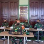 Panglima Kodam XVIII/Kasuari, Mayjen TNI I Nyoman Cantiasa saat memberikan keterangan pers