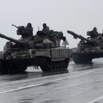 Militer Ukraina mengklaim membunuh 50 tentara Rusia yang masuk ke negaranya untuk melakukan invasi pada hari ini, Kamis (24/2). (Reuters/Carlos Barria)