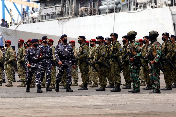 Ilustrasi, KSAL Laksamana Yudo Margono meninjau pasukan TNI AL di Pelabuhan Tanjung Priok beberapa waktu lalu. Foto: Ricardo/JPNN.com