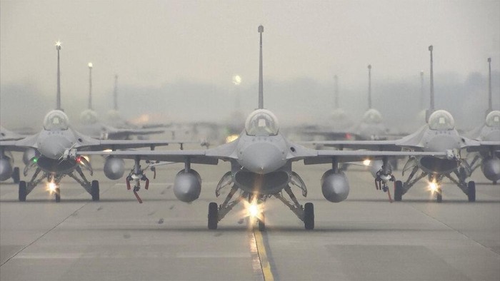 Ilustrasi -- Jet tempur Taiwan saat latihan militer (dok. AP Photo)