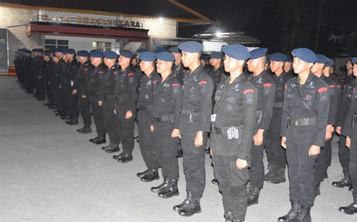 Pasukan Brimobda Riau yang dikirim melakukan pengamanan di Rempang, Kepri, pada Kamis (14/9). Foto: Brimob Polda Riau.