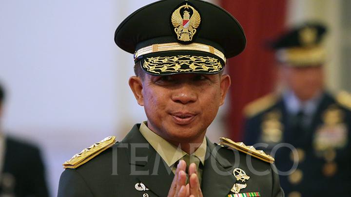 Letnan Jenderal (Letjen) TNI Agus Subiyanto saat dilantik menjadi Kepala Staf TNI Angkatan Darat (KSAD) oleh Presiden Joko Widodo di Istana Negara, Jakarta, Rabu 25 Oktober 2023. Agus Subiyanto menggantikan KSAD Jenderal Dudung Abdurachman yang telah memasuki masa pensiun. Sebelumnya Agus Subiyanto menjabat sebagai Wakil Kepala Staf TNI Angkatan Darat (Wakasad) sejak 4 Februari 2022. TEMPO/Subekti.