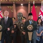 Menteri Pertahanan (Menhan) RI Prabowo Subianto (kanan) bertemu dengan Menhan Australia Richard Marles MP (kiri). (Kurniawan Fadilah/detikcom)